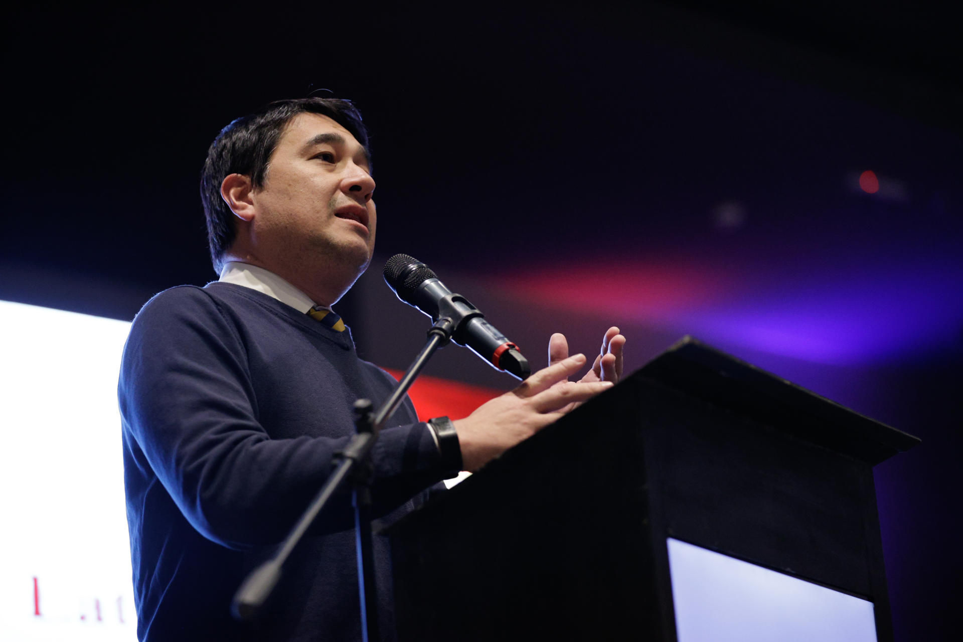 El senador de Paraguay, Eduardo Nakayama, habla durante la celebración de los 68 años de las relaciones Taiwán - Paraguay este jueves, en Asunción (Paraguay). EFE/ Juan Pablo Pino
