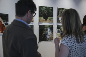 Imágenes de 'Habitar lo invisible', exposición dedicada a recordar los pueblos inundados bajo el pantano de El Porma en 1968. EFE/ Sara Morato