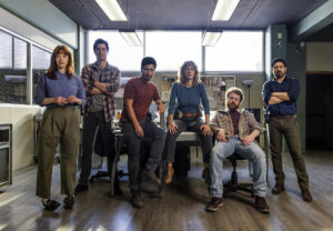 Fotografía cedida por la plataforma Netflix, del elenco de la serie 'Los gringo hunters’, mientras posan durante una sesión fotográfica en Ciudad de México (México). EFE/ Carla Danieli/Netflix /SOLO USO EDITORIAL/NO VENTAS/SOLO DISPONIBLE PARA ILUSTRAR LA NOTICIA QUE ACOMAPAÑA (CRÉDITO OBLIGATORIO)