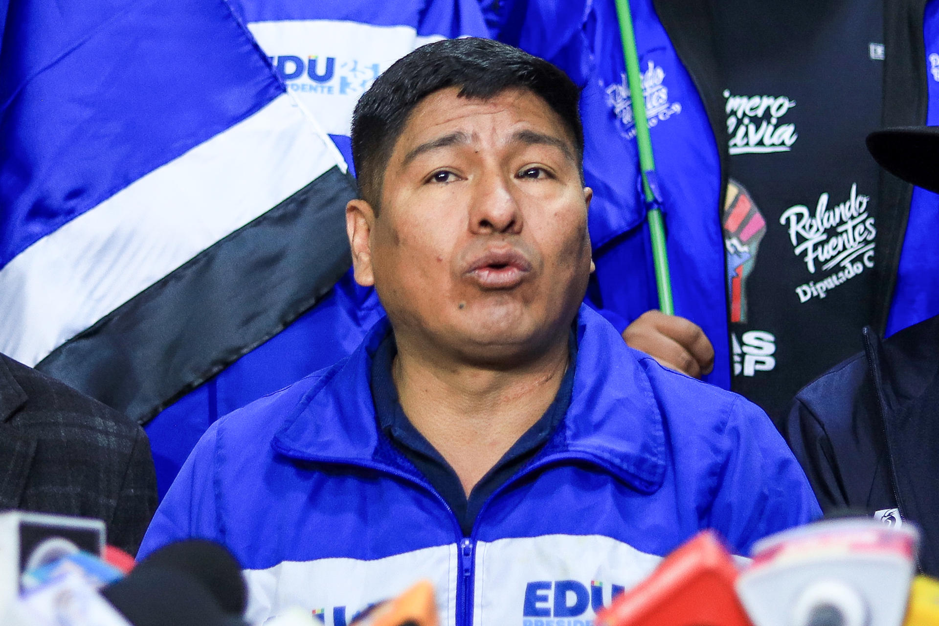 El presidente del oficialista Movimiento al Socialismo (MAS), Grover García, habla durante una rueda de prensa este 23 de julio de 2025 en la Paz (Bolivia). EFE/ Gabriel Márquez
