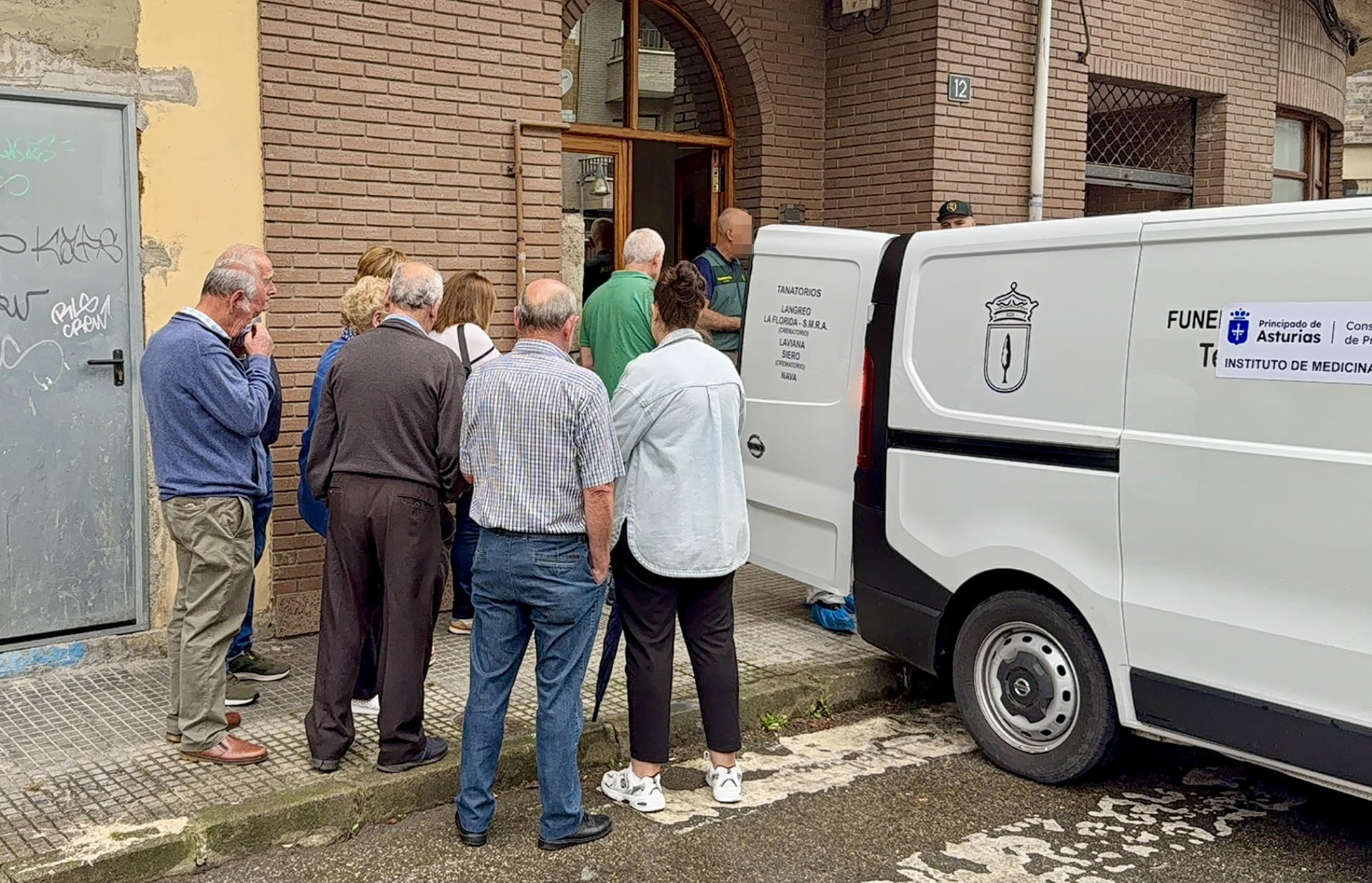 La Guardia Civil ha detenido a un hombre de 90 años como presunto autor del asesinato con arma blanca de su mujer, de 86 años, en su domicilio familiar de Pola de Laviana, han informado a EFE fuentes de la investigación. EFE/J.L. Cereijido