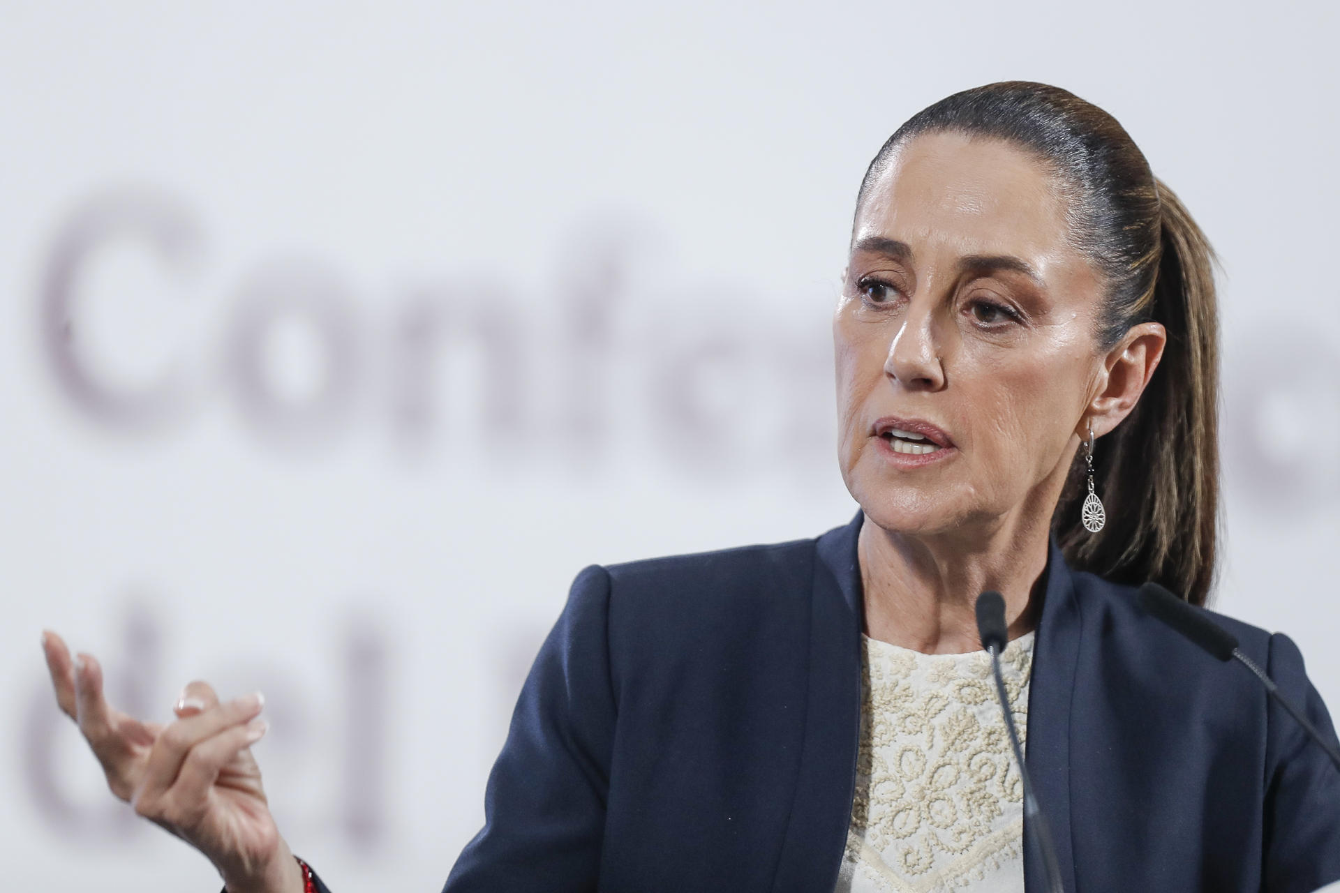 La presidenta de México, Claudia Sheinbaum, participa en una rueda de prensa matutina este miércoles, en el Palacio Nacional en la Ciudad de México (México). EFE/ Isaac Esquivel