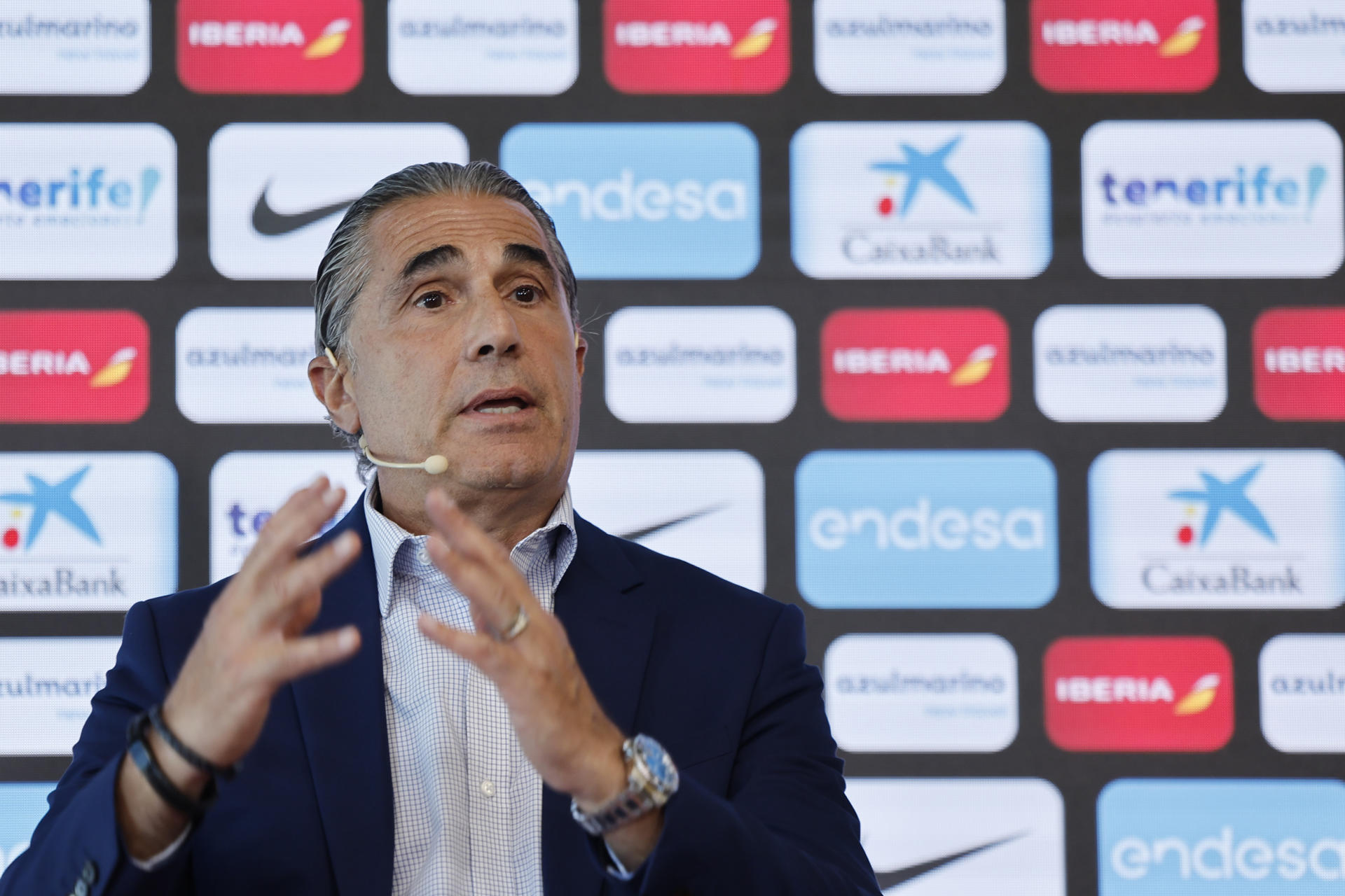 Sergio Scariolo, seleccionador español de baloncesto, este miércoles durante el anuncio de la lista de quince jugadores que comenzarán a preparar el Eurobasket del 2025. En este evento se conoció que dejará el banquillo de 'La Familia' tras la competición. EFE/ Sergio Pérez