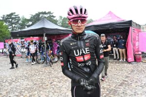 El mexicano Isaac del Toro (UAE Team Emirates) en foto de archvo de LUCA ZENNARO. EFE/EPA