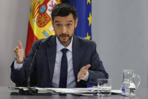 Imagen reciente del ministro de Derechos Sociales, Consumo y Agenda 2030, Pablo Bustinduy.EFE/ Javier Lizón