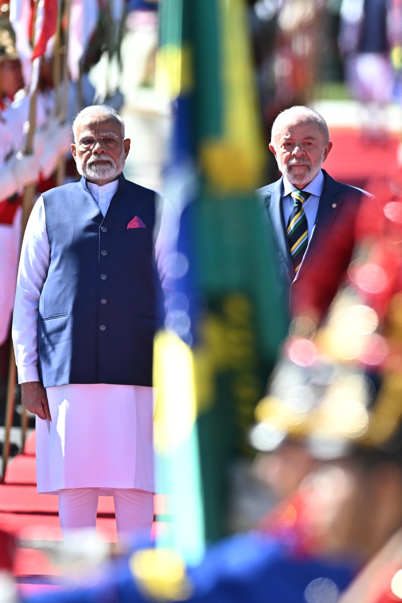 El presidente de Brasil, Luiz Inácio Lula da Silva (d), recibe al primer ministro de India, Narendra Modi, en su visita de Estado este 8 de julio de 2025, en el Palacio de Alvorada en Brasilia (Brasil). EFE/Andre Borges