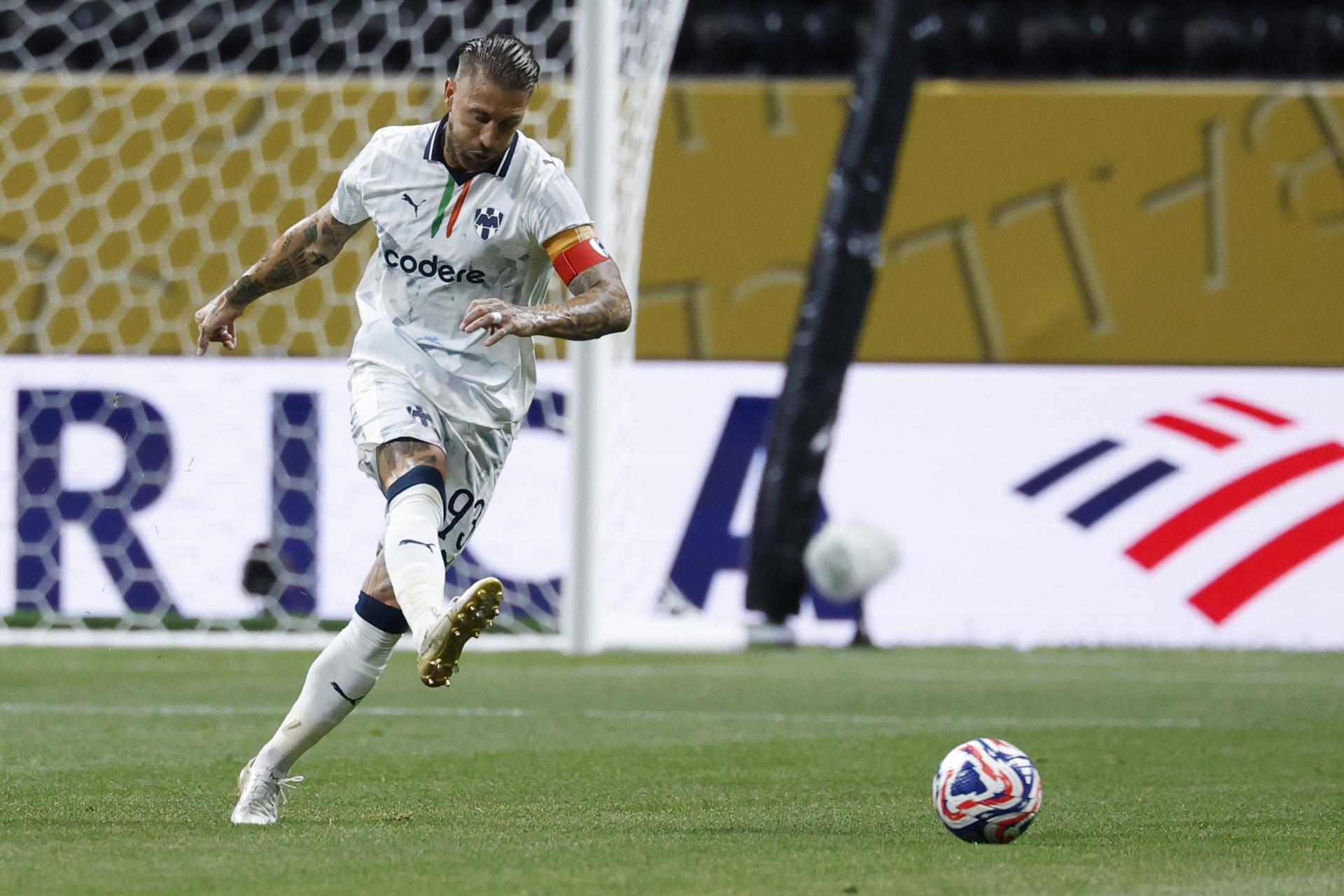 Sergio Ramos, jugador del Monterrey en acción durante el Borussia Dortmund. EFE/EPA/ERIK S. LESSER