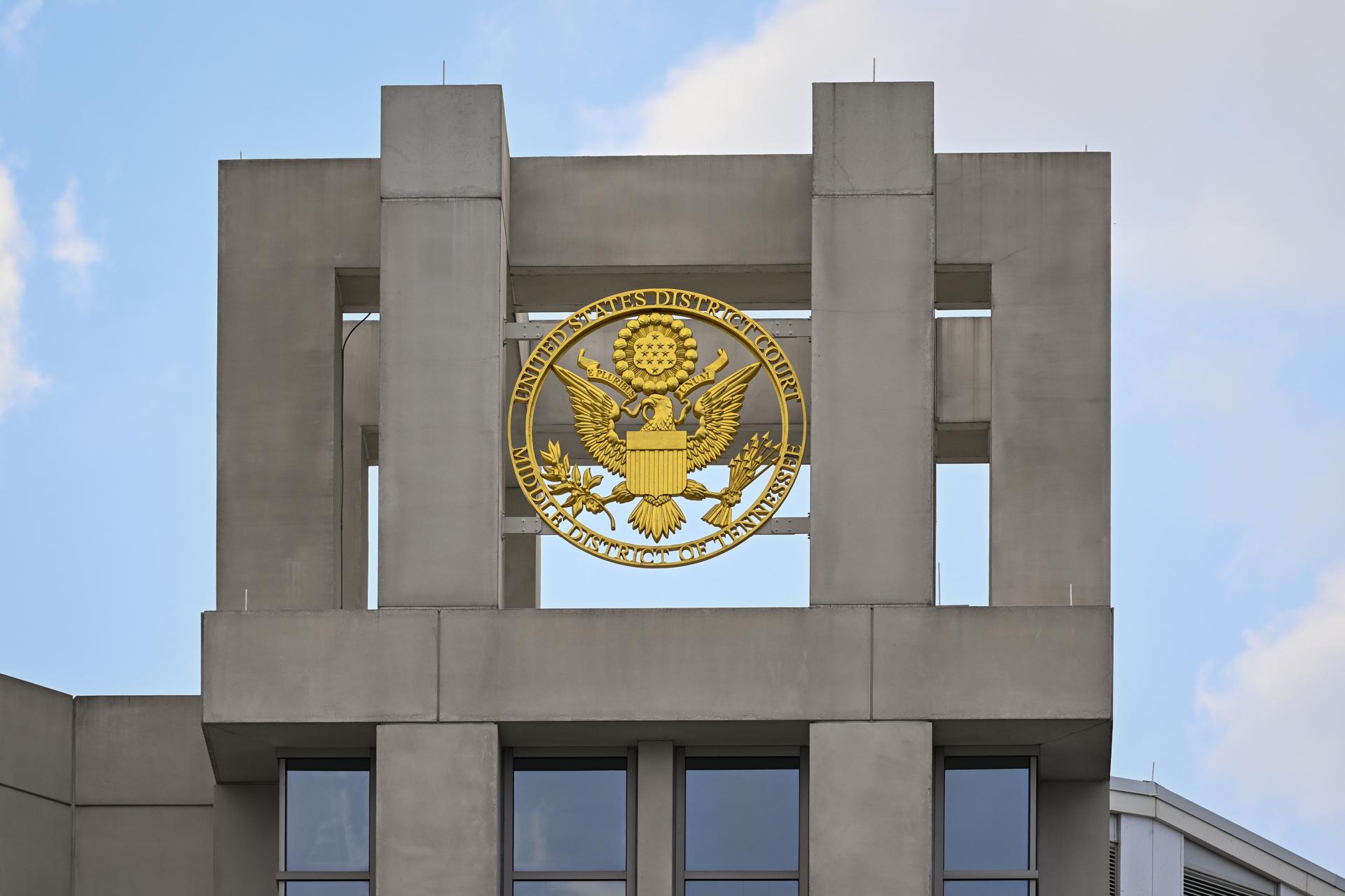 Se muestra el exterior del Tribunal de Distrito de los Estados Unidos para el Distrito Medio de Tennessee durante una audiencia para revisar las condiciones de liberación de Kilmar Armando Abrego García en Nashville, Tennessee, EE. UU., el 25 de junio de 2025. EFE/EPA/JOHN AMIS