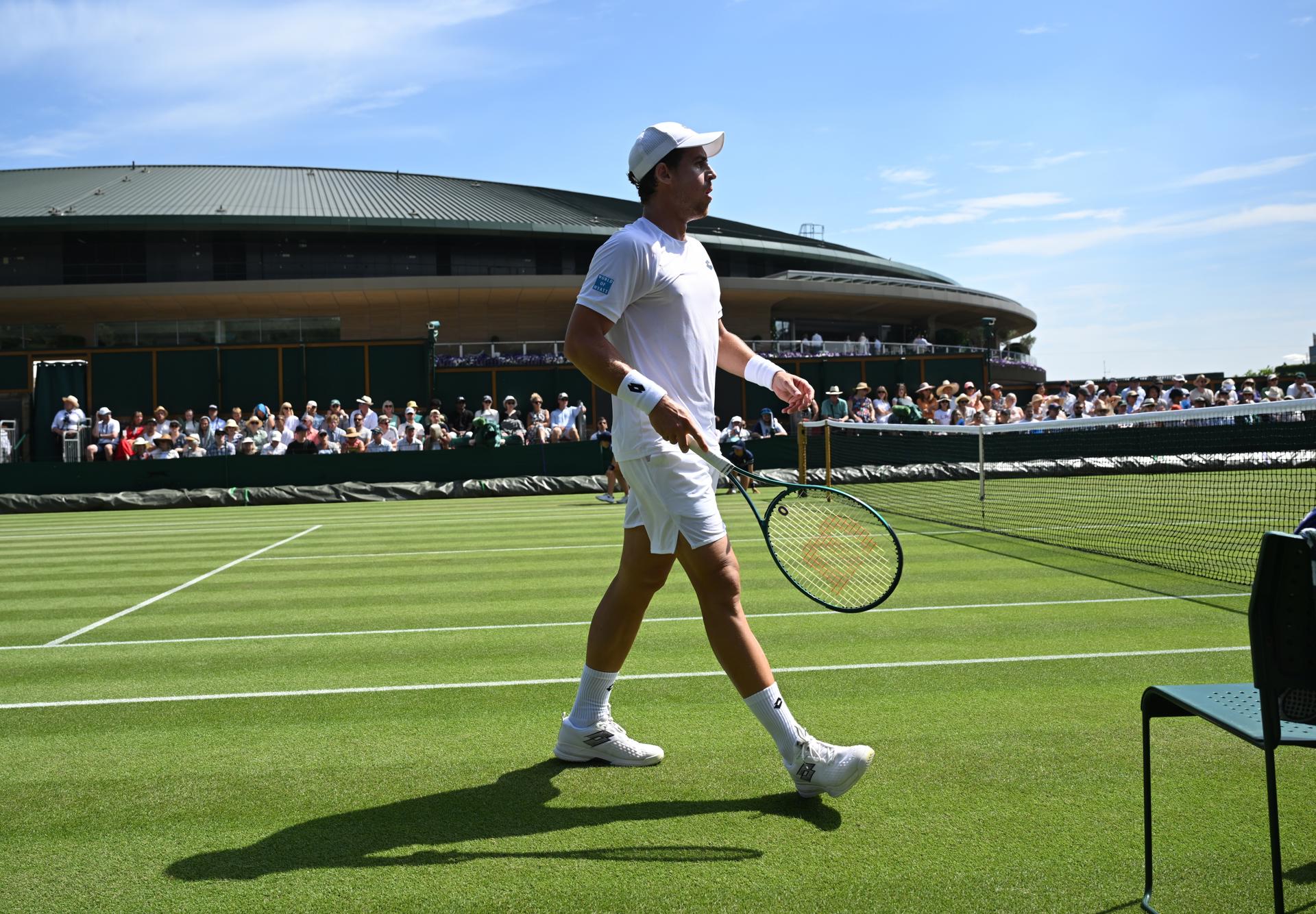 El australiano Alex de Miñaur despidió al español Roberto Carballés en primera ronda de Wimbledon EFE/EPA/DANIEL HAMBURY
