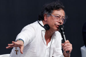 El presidente de Colombia, Gustavo Petro, habla este 30 de junio de 2025, en Sevilla (España). EFE/Chema Moya