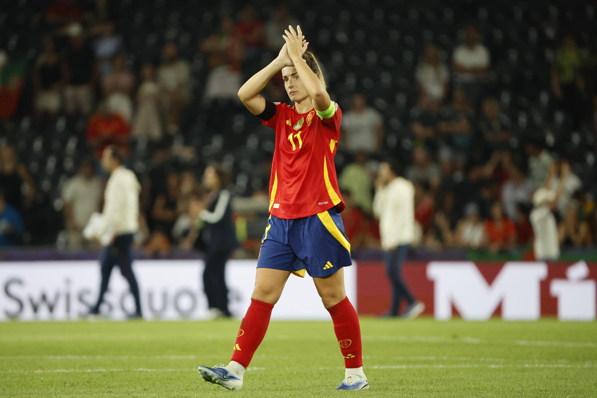 La centrocampista de la selección española, Alexia Putellas, durante el partido del grupo B de la Eurocopa Femenina 2025 que han disputado hoy jueves frente a Portugal en el Stade de Suisse en Berna. EFE/ Ana Escobar