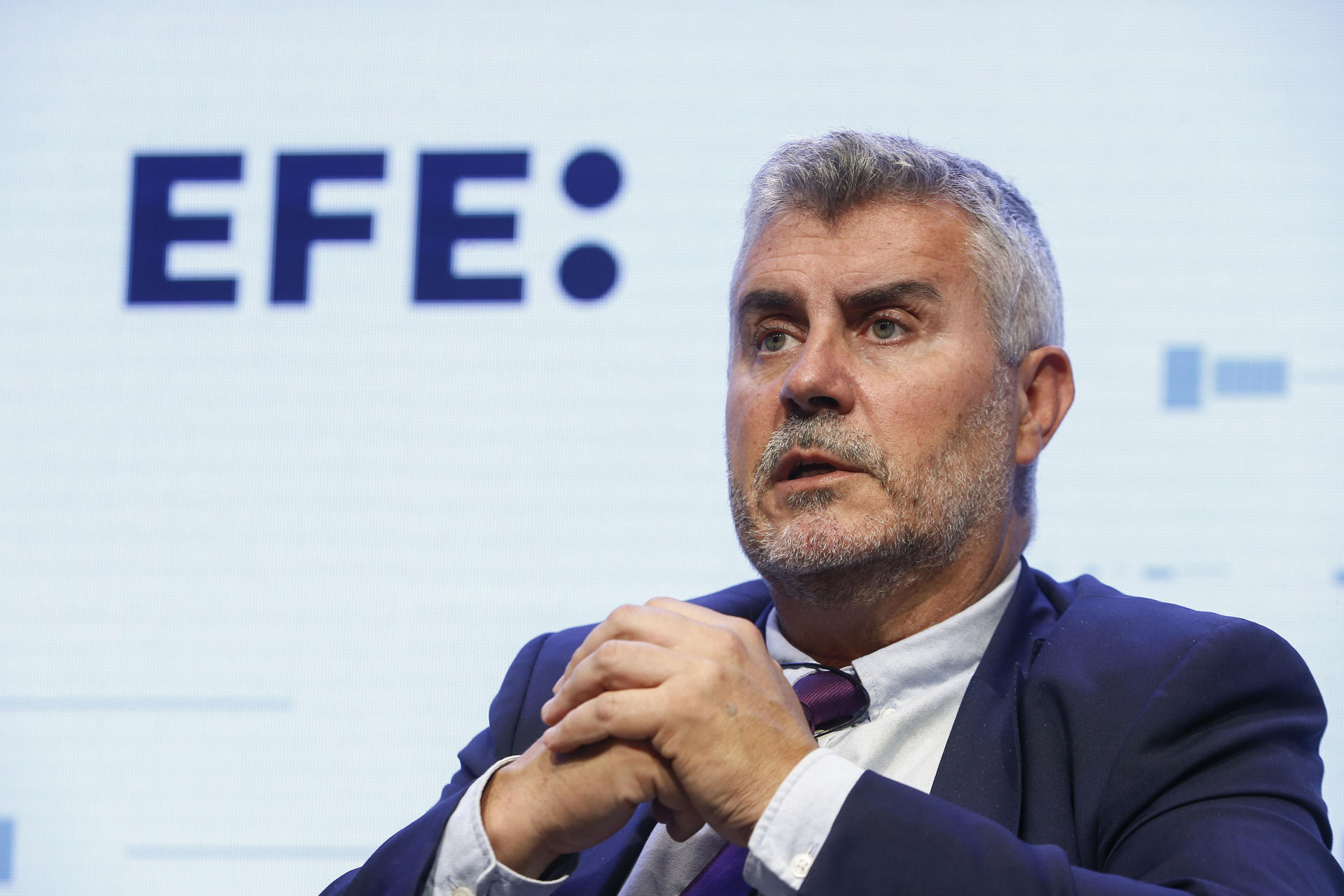 Fotografía de archivo del presidente de la Agencia EFE, Miguel Ángel Oliver, participando en un acto en Barcelona (España). EFE/ Quique García /ARCHIVO