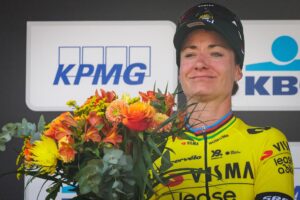 Fotografía de Olivier Matthys, en la que puede verse en una imagen de archivo del 18 de abril de 2025 a la ciclista neerlandesa Marianne Vos (Visma Lease a Bike). EFE