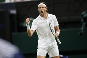 El alemán Alexander Zverev, en primera ronda de Wimbledon ante el francés Arthur Rinderknech, 72 del mundo.EFE/EPA/TOLGA AKMEN