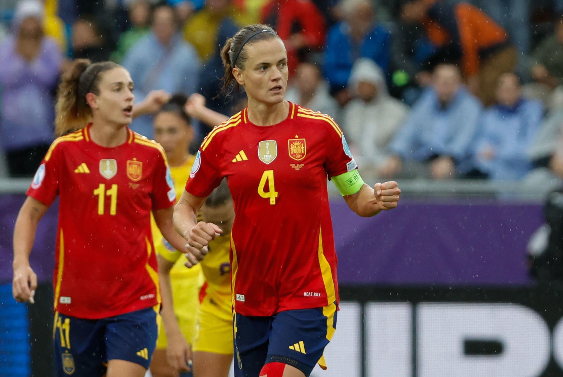 La jugadora de la selección de España Irene Paredes,durante el partido de la segunda jornada de la fase de grupos de la Eurocopa 2025 entre la selección de España y la selección de Bélgica, este lunes en el Stockhorn Arena en Thun, Suiza.-EFE/ Ana Escobar