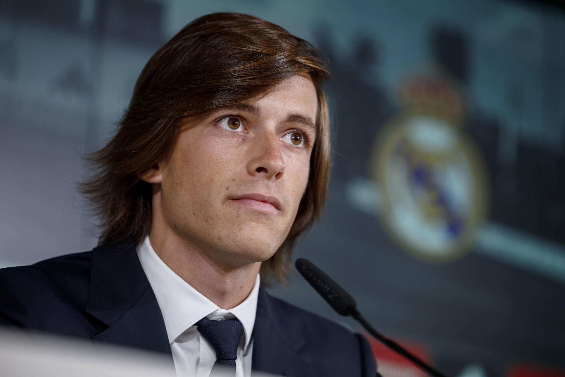 El jugador Álvaro Carreras durante su presentación oficial como nuevo jugador del Real Madrid en la Ciudad Deportiva de Valdebebas, en Madrid. EFE/ Daniel Gonzalez
