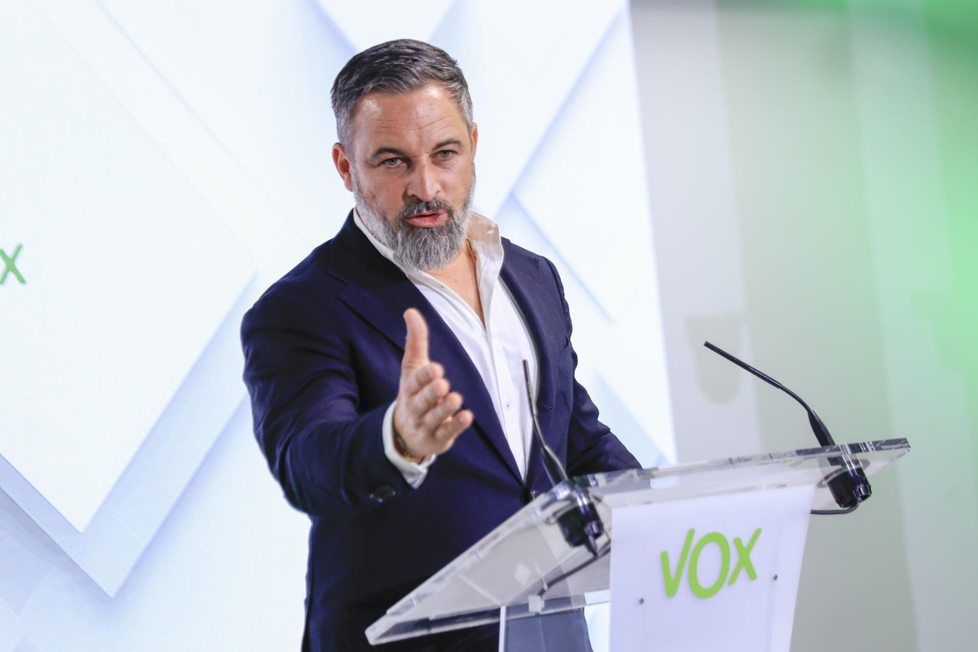 El líder de Vox, Santiago Abascal, durante la rueda de prensa que ha ofrecido tras el Comité de Acción Política del partido. EFE/ Pablo R. Seco