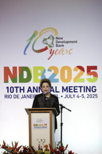 La presidenta del Nuevo Banco de Desarrollo (NDB, en inglés), Dilma Rousseff, durante la ceremonia de apertura de la X Reunión Anual de la entidad financiera multilateral, en Río de Janeiro (Brasil). EFE/André Coelho