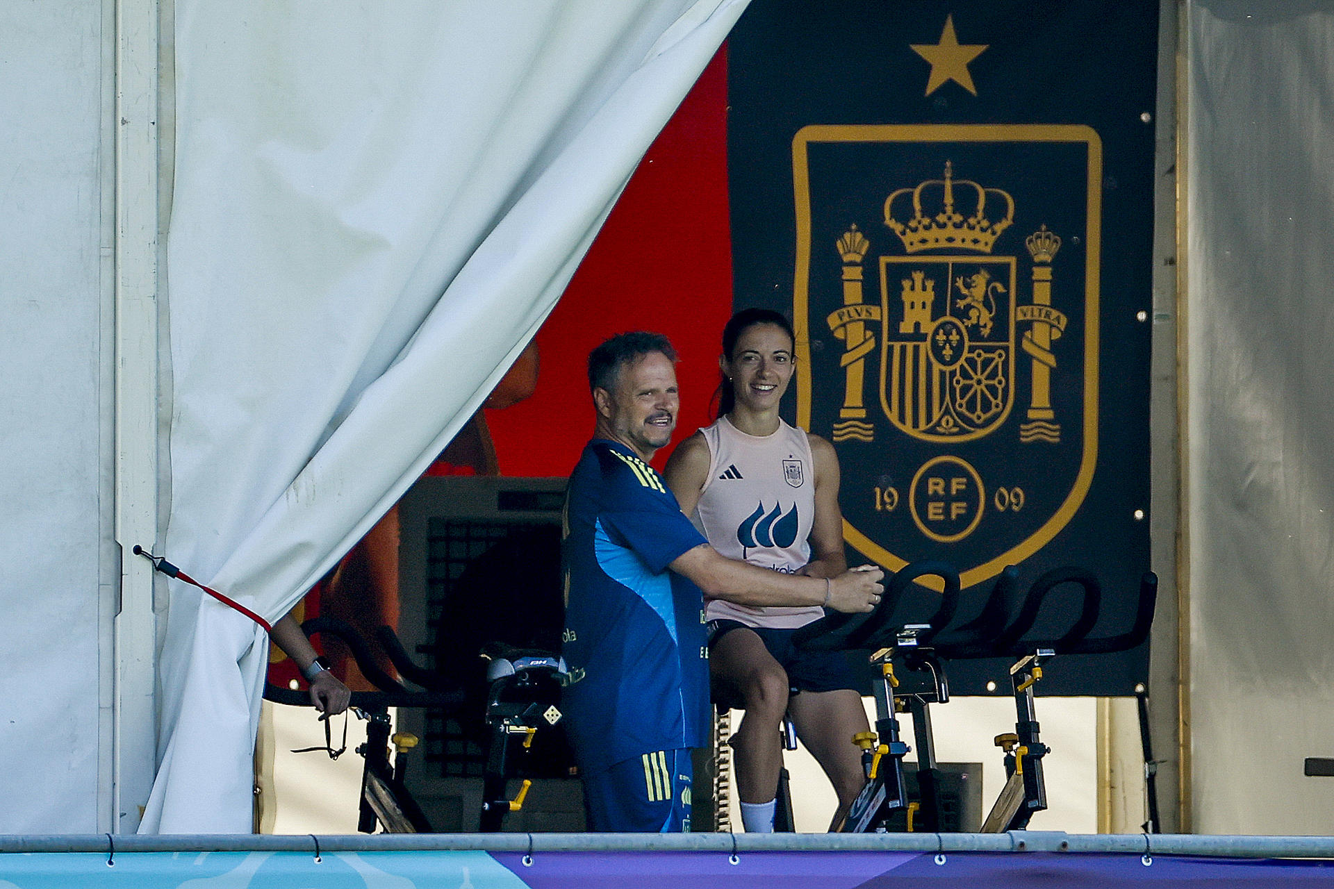 La jugadora Aitana Bonmatí durante el entrenamiento de la selección española en Lausana (Suiza).-EFE/ Ana Escobar
