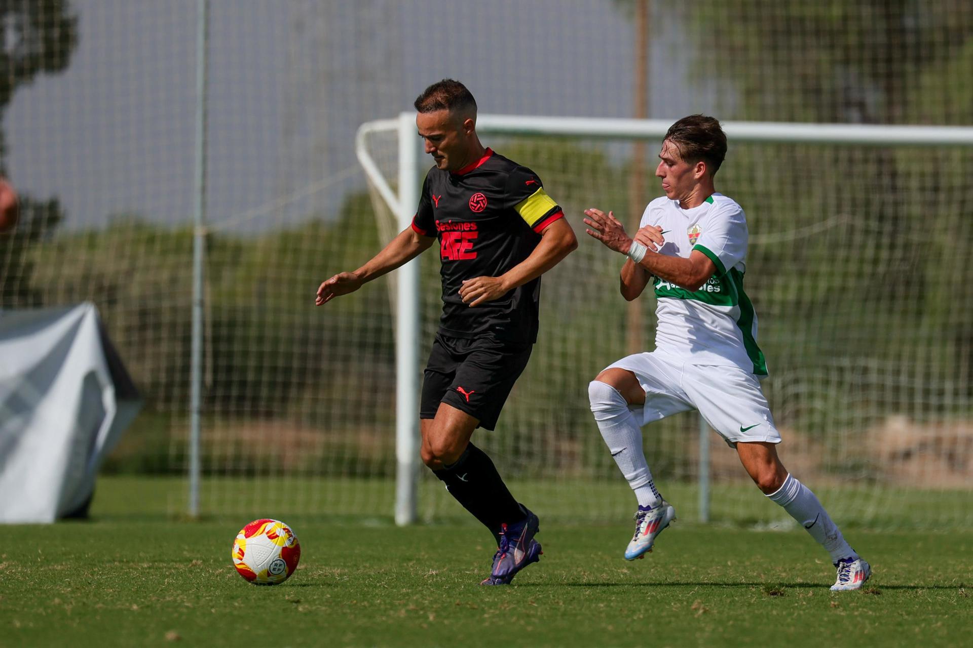 El equipo de Sesiones AFE ha perdido ante el filial del Elche en su segundo encuentro de preparación tras un duelo que se ha decidido con un tanto a dos minutos del final. EFE/AFE
