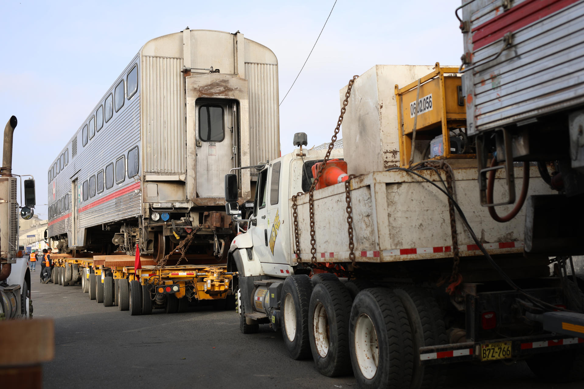 Fotografía que muestra vagones de trenes que llegan desde Estados Unidos este sábado, en Lima (Perú). EFE/ STR