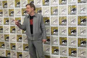 El actor estadounidense Mark Hamill posa en la Comic-Con este viernes, en San Diego (EE.UU.). EFE/ Mikaela Viqueira