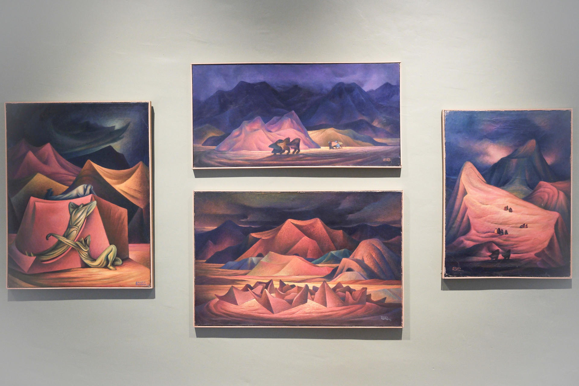 Fotografía de cuadros del pintor Miguel Alandia Pantoja en el Museo Nacional de Arte este 22 de julio de 2025, en La Paz (Bolivia). EFE/ Luis Gandarillas
