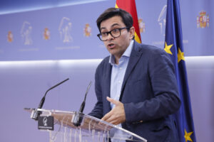 El diputado de Sumar Gerardo Pisarello durante la rueda de prensa. EFE/Chema Moya