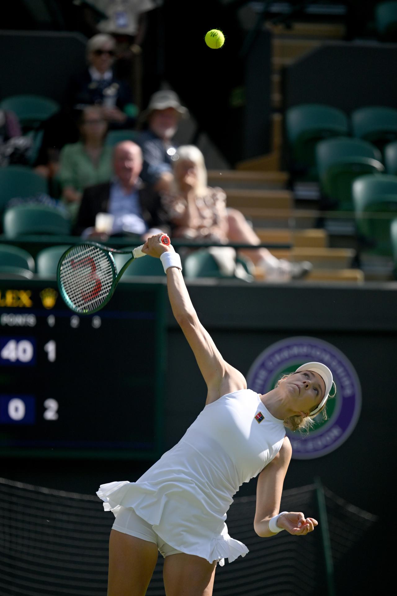 La argentina Solana Sierra, que había entrado al cuadro final como repescada de la fase previa ('lucky loser'), está en tercera ronda tras sorprender a la británica Katie Boulter por 6-7 (7), 6-2 y 6-1. EFE/EPA/DANIEL HAMBURY
