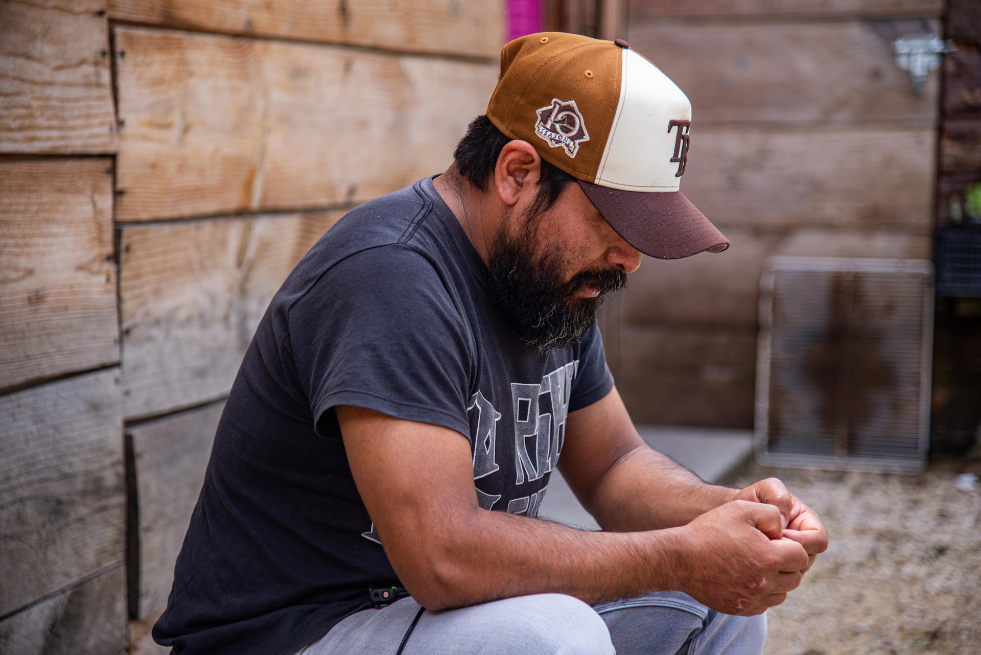 Benjamín López, migrante mexicano asiste a una entrevista con EFE este lunes, en San Cristóbal de las Casas (México). EFE/ Carlos López