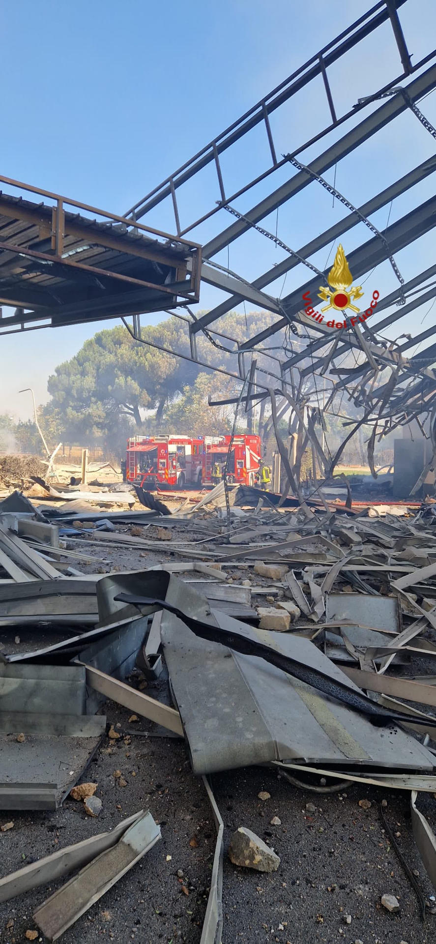 Imagen cedida por el Cuerpo de Bomberos de Roma. EFE/ SOLO USO EDITORIAL/SOLO DISPONIBLE PARA ILUSTRAR LA NOTICIA QUE ACOMPAÑA (CRÉDITO OBLIGATORIO)