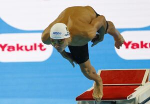 El nadador rumano David Popovici en la final de 100 metros estilo libre masculino en el Campeonato Mundial de Natación Singapur 2025. EFE/EPA/RUNGROJ YONGRIT