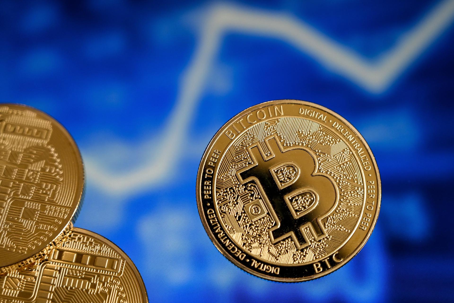 Imagen de un bitcoin. EFE/EPA/SASCHA STEINBACH
