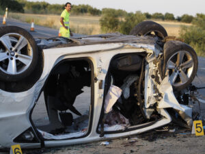 Accidente en la N-310 en Sisante (Cuenca), donde murieron cinco personas el domingo. EFE / Álvaro del Olmo.