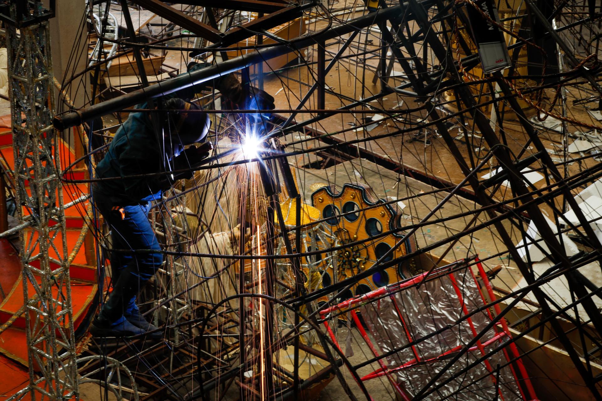 Fotografía de archivo de un operario de una fábrica metalmecánica en Sao Paulo (Brasil). EFE/Fernando Bizerra