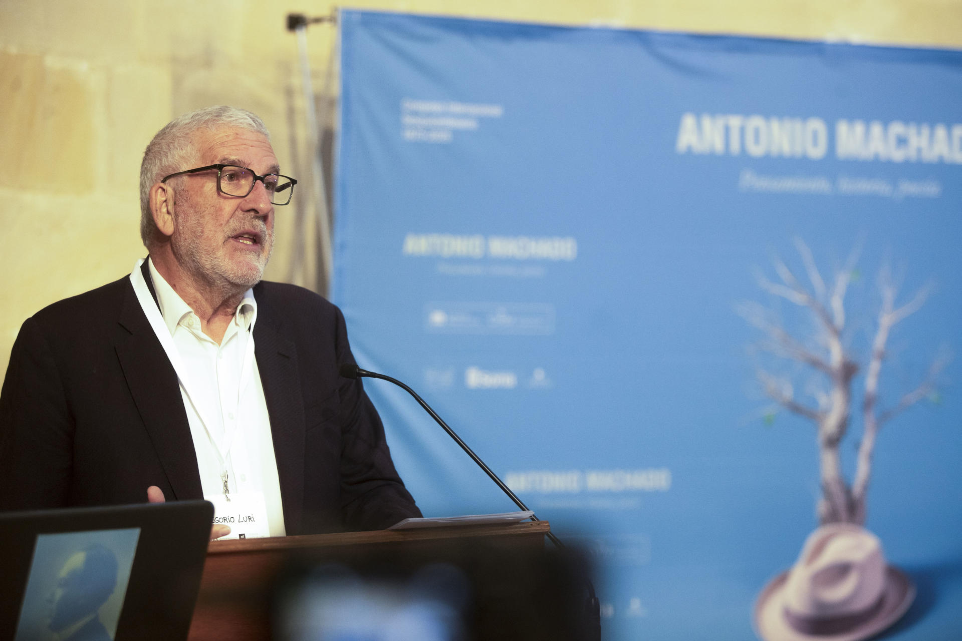 El filósofo y pedagogo Gregorio Luri interviene en el acto Inaugural del Congreso Internacional Sesquicentenario Antonio Machado (1875-1925), este miércoles. EFE/Wifredo García.
