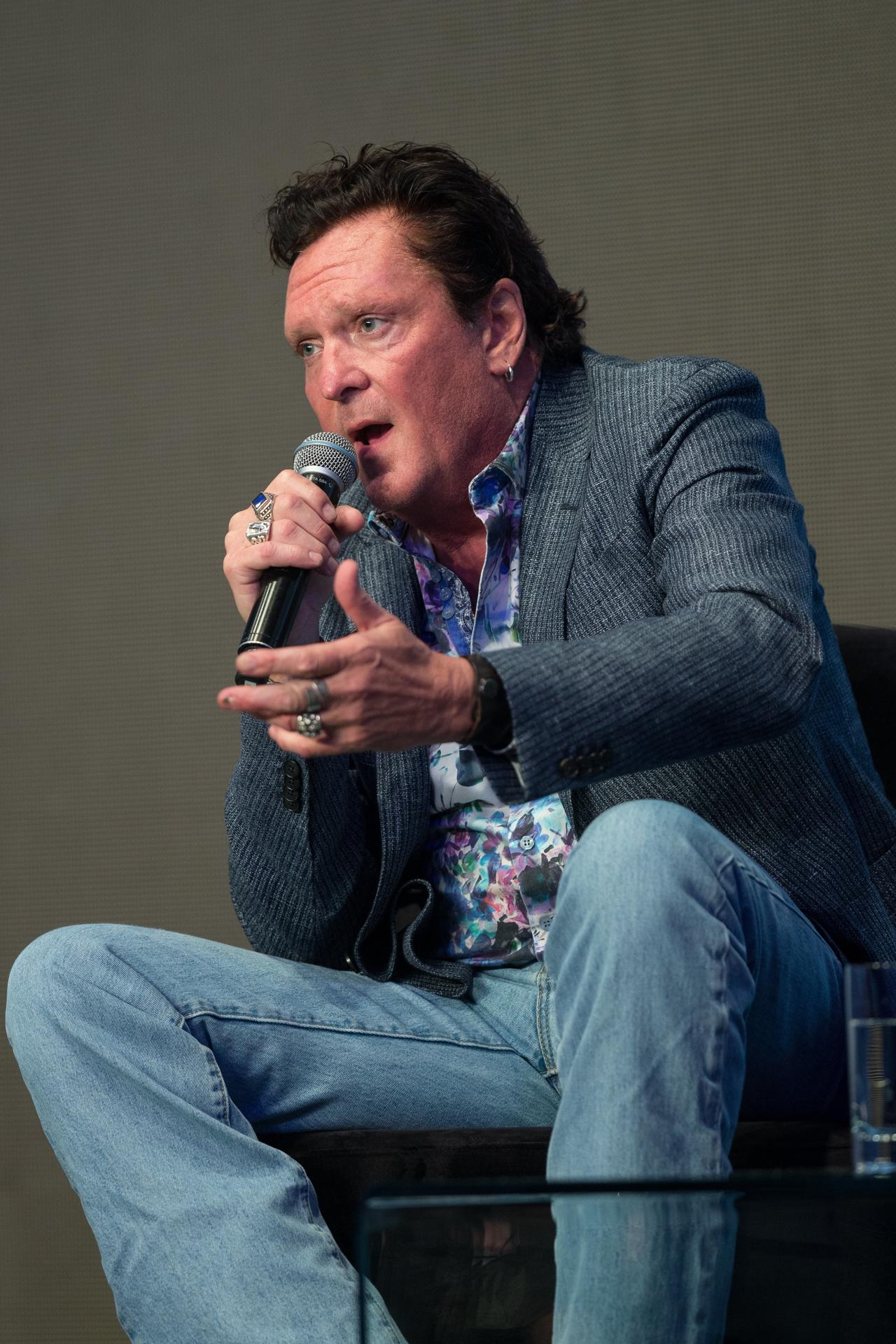 El actor estadounidense Michael Madsen habla durante el World Blockchain Marvels en Hong Kong, China, el 24 de agosto de 2018. EFE/EPA/Jerome Favre