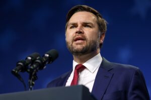Fotografía de archivo del vicepresidente de Estados Unidos, JD Vance, quien presidirá la sesión en el Senado y emitiría un posible voto de desempate en la votación final del megaproyecto fiscal y presupuestario del Gobierno Trump. EFE/Will OIíver/Pool