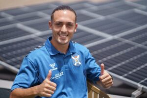 Fotografía de Ramón De La Rocha, en la que puede verse una imagen de archivo del 11 de agosto de 2023 cuando Luismi Cruz, nuevo jugador del Deportivo de La Coruña, fue fichado por el Tenerife. EFE