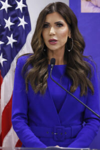 La secretaria de Seguridad Nacional de Estados Unidos, Kristi Noem, durante una declaración este miércoles, en Santiago (Chile). EFE/ Elvis González
