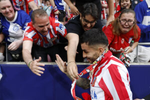 El delantero del Atlético de Madrid Ángel Correa celebra tras marcar el cuarto gol del partido de la jornada 37 de LaLiga contra el Betis en el Riyadh Air Metropolitano en Madrid en foto de archivo de Mariscal. EFE