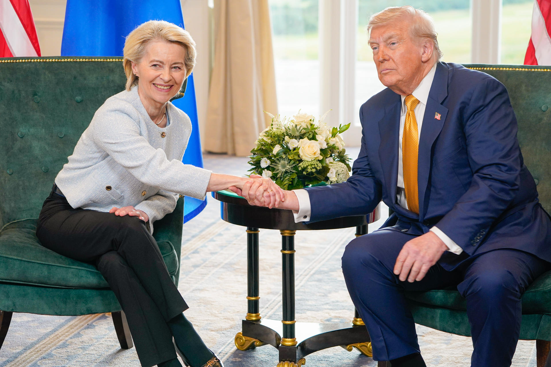 El presidente de EEUU, Donald Trump y la presidenta de la Comisión Europea, Ursula von der Leyen, durante su reunión de este domingo en el complejo de golf del lider republicano en la localidad escocesa de Turnberry. EFE / Fred Guerdin / Comisión Europea. ***SOLO USO EDITORIAL / SOLO USO DISPONIBLE PARA ILUSTRAR LA NOTICIA QUE ACOMPAÑA/ (CRÉDITO OBLIGATORIO)***