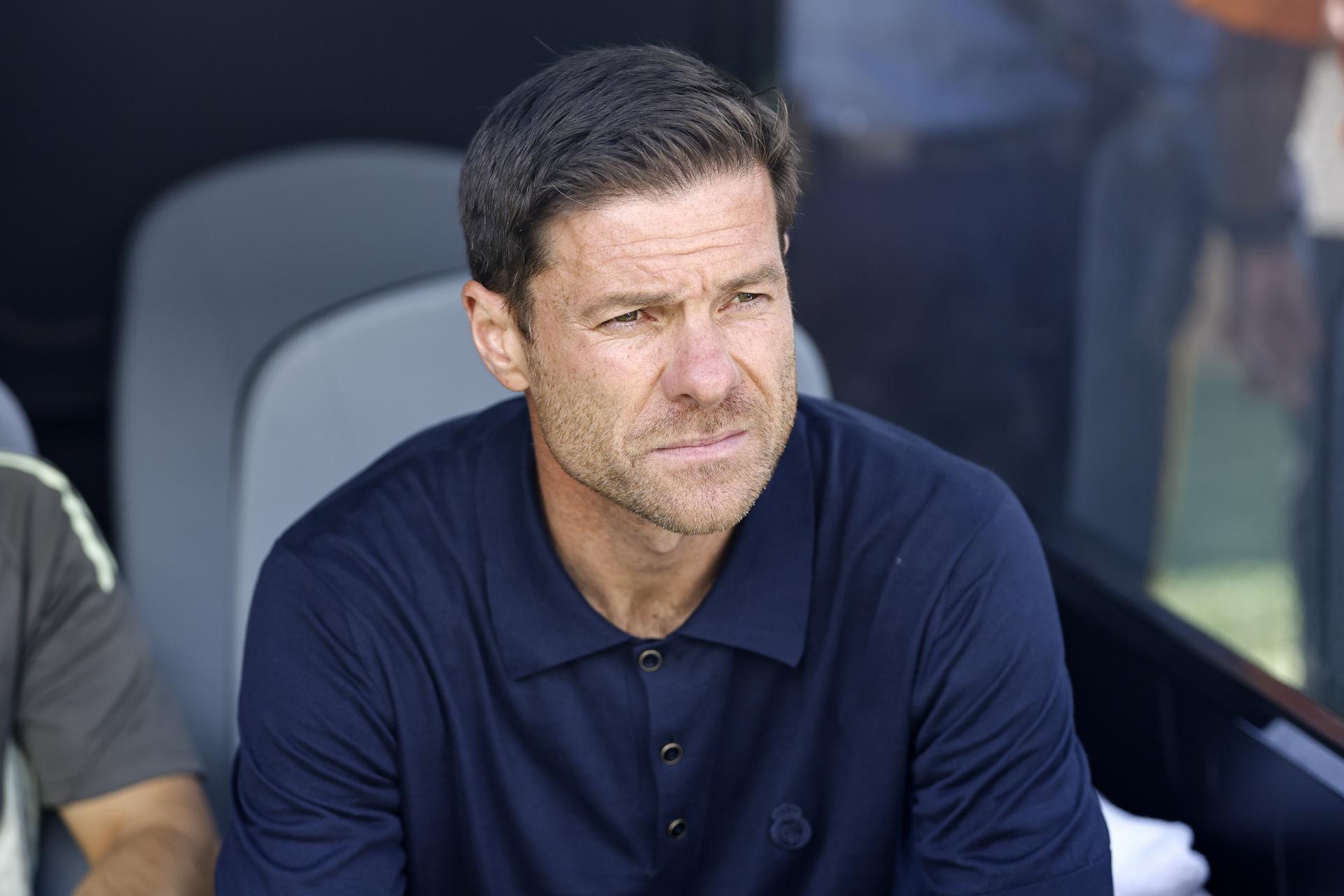 El entrenador del Real Madrid Xabi Alonso en el banquillo antes del partido de la Copa Mundial de Clubes de la FIFA 2025 entre el París Saint-Germain y el Real Madrid en East Rutherford, Nueva Jersey, EE. UU. EFE/EPA/CJ GUNTHER
//////////
EAST RUTHERFORD (United States), 09/07/2025.- Head coach Xabi Alonso of Real Madrid sits on the bench ahead of the FIFA Club World Cup 2025 match between Paris Saint-German and Real Madrid in East Rutherford, New Jersey, USA, 09 July 2025. (Mundial de Fútbol) EFE/EPA/CJ GUNTHER