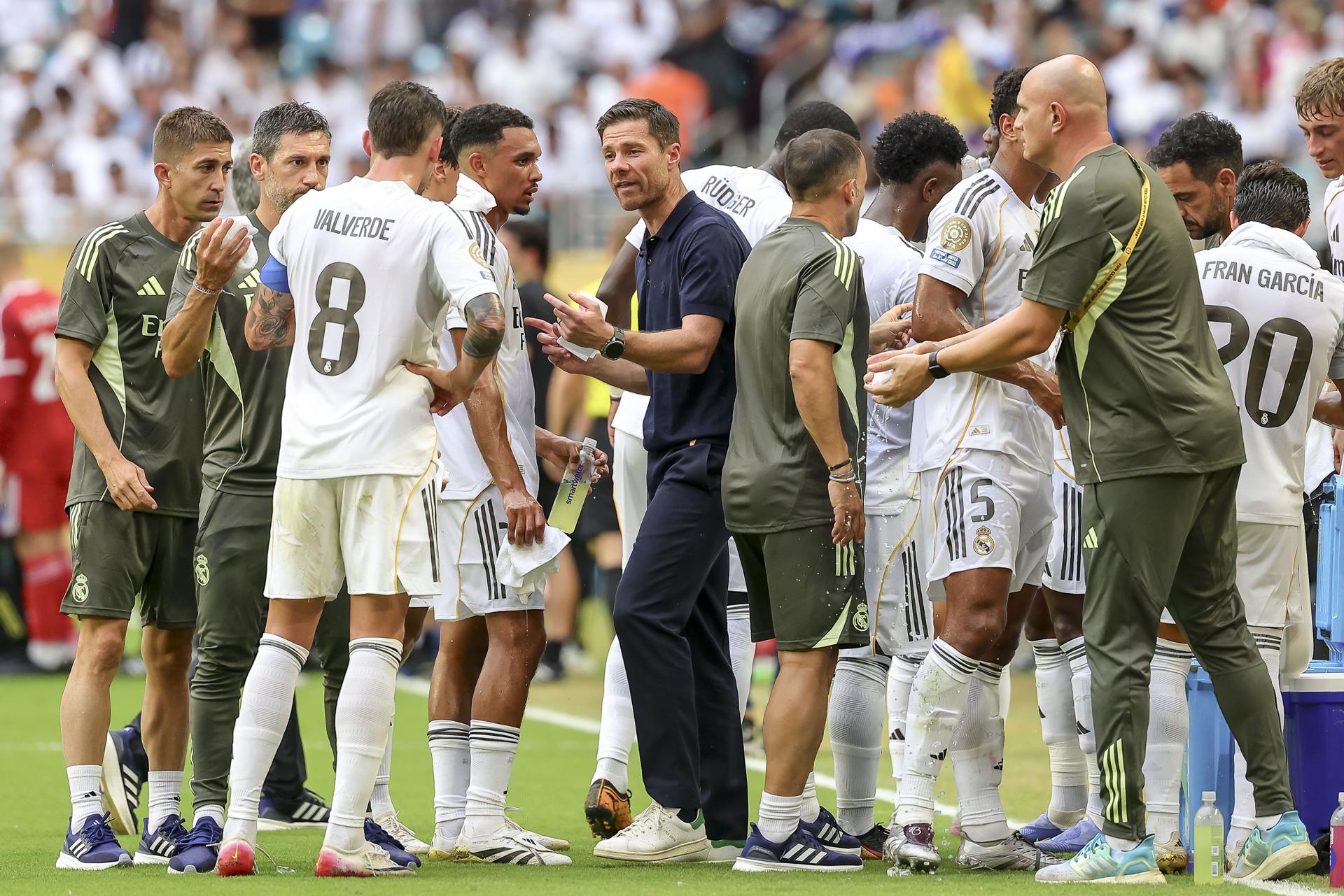 El Real Madrid de Xabi Alonso encara este sábado otro crucial desafío para su nuevo ensamblaje táctico frente al Borussia Dortmund en Nueva Jersey y con las semifinales del Mundial de Clubes en el horizonte. EFE/EPA/CRISTOBAL HERRERA-ULASHKEVICH