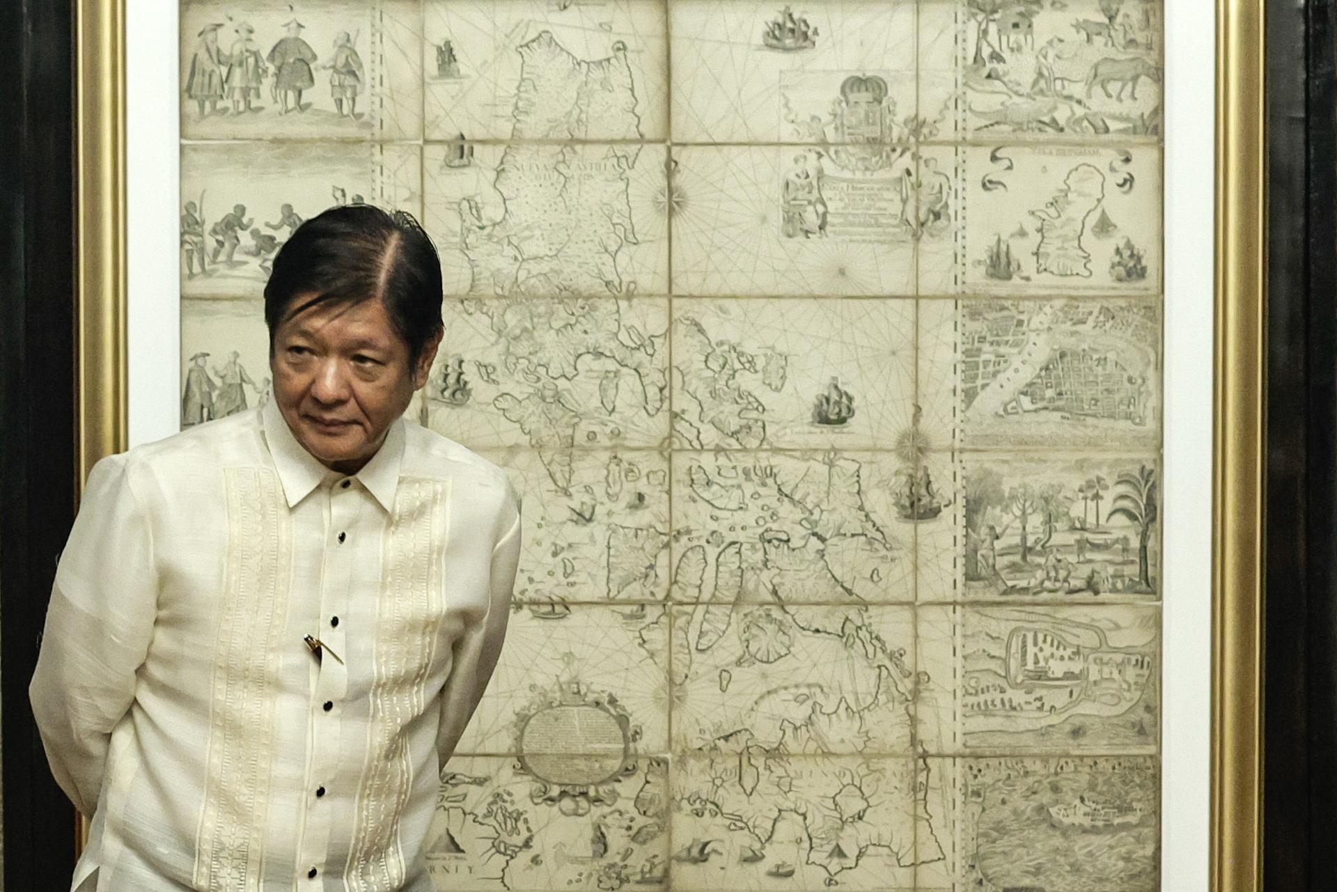 Fotografía de archivo, tomada el 06/12/2024, que muestra al presidente de Filipinas, Ferdinand 'Bongbong' Marcos Jr. en el palacio presidencial, en Manila. EFE/EPA/ROLEX DELA PENA