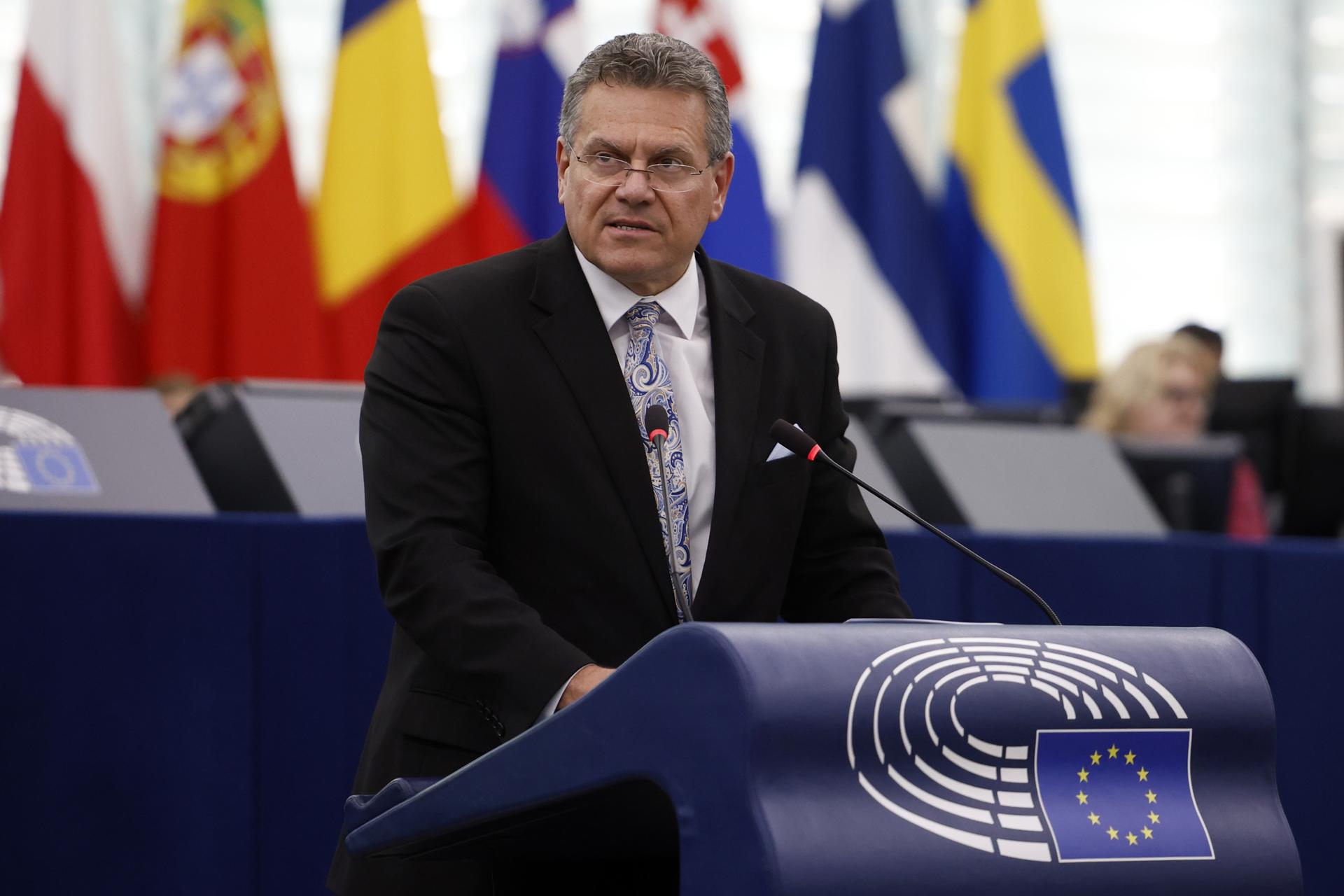 El comisario europeo de Comercio, Maros Sefcovic, este miércoles durante un debate en el pleno del Parlamento Europeo en Estrasburgo (Francia).EFE/EPA/GUILLAUME HORCAJUELO