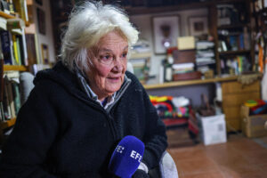 Fotografía tomada el pasado 27 de junio de la exvicepresidenta uruguaya y esposa del expresidente de Uruguay José Mujica, Lucía Topolansky, durante una entrevista con EFE, en Montevideo (Uruguay). EFE/Gaston Britos