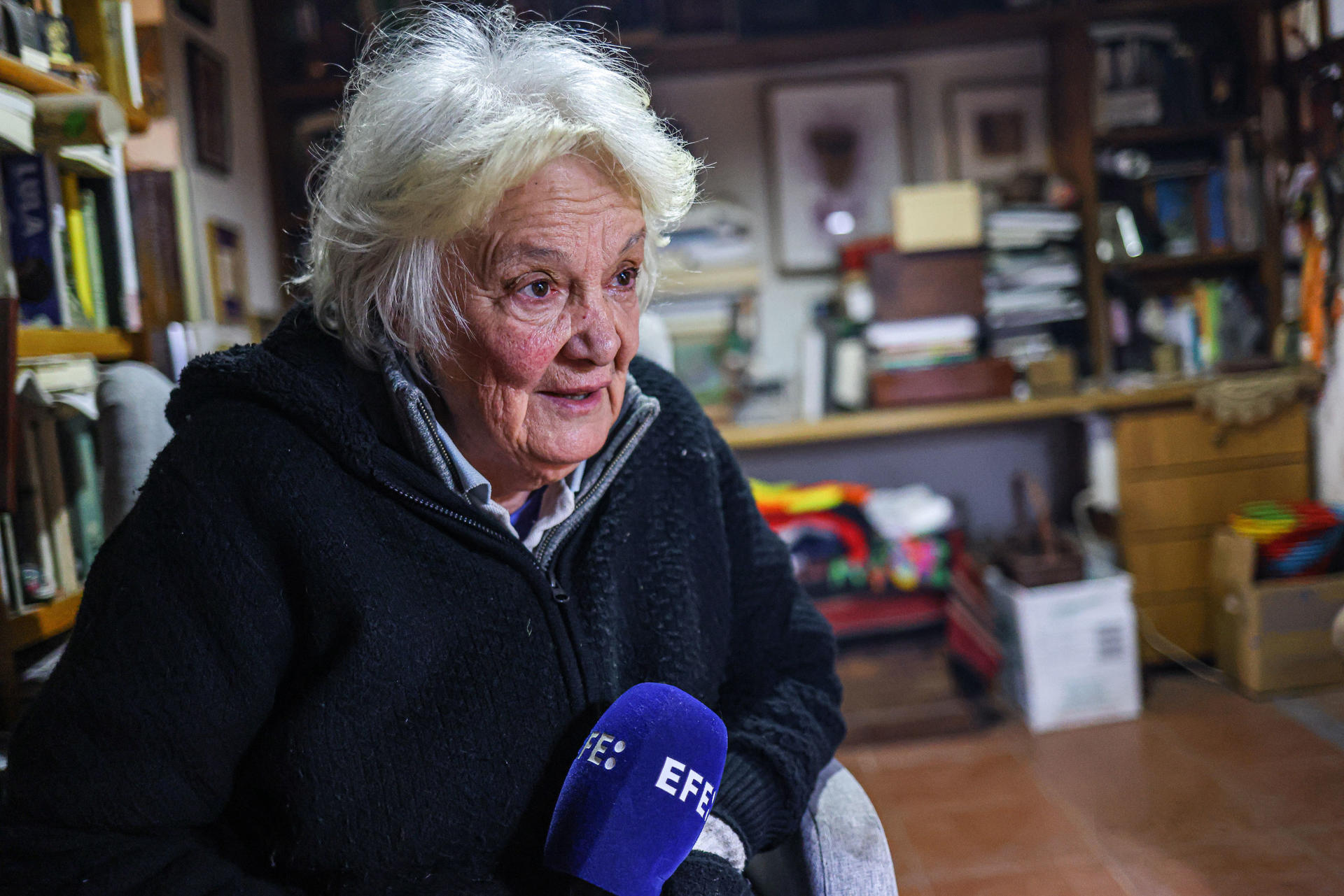 Fotografía tomada el pasado 27 de junio de la exvicepresidenta uruguaya y esposa del expresidente de Uruguay José Mujica, Lucía Topolansky, durante una entrevista con EFE, en Montevideo (Uruguay). EFE/Gaston Britos