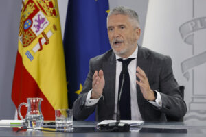El ministro del Interior, Fernando Grande-Marlaska, durante la rueda de prensa posterior al Consejo de Ministros, este martes en La Moncloa.-EFE/ Chema Moya