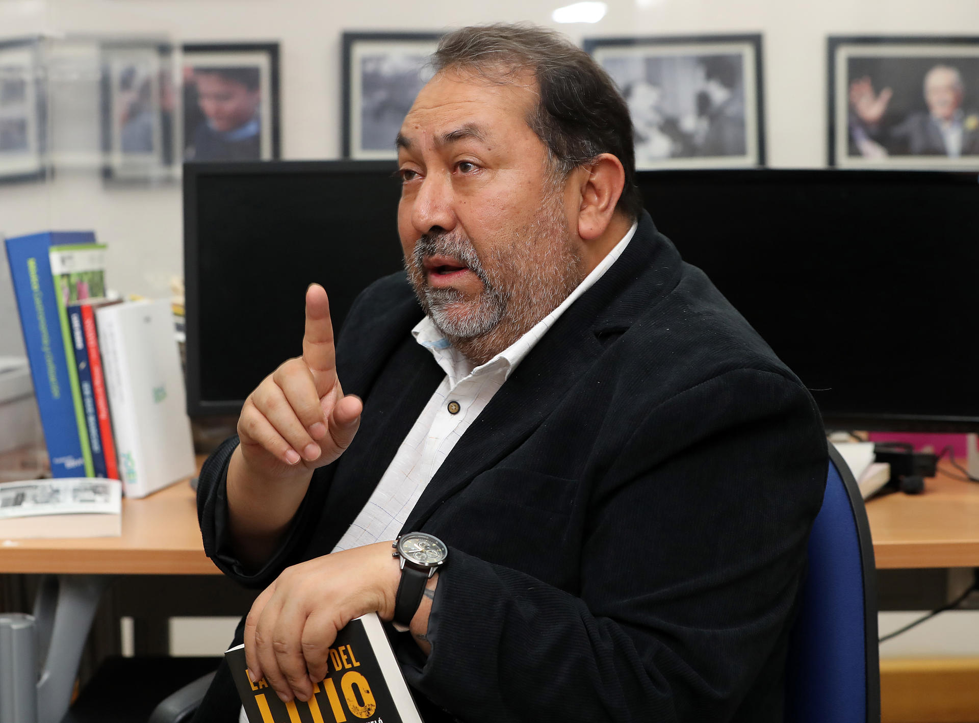 El periodista mexicano J. Jesús Lemus habla durante una entrevista con EFE este sábado, en Ciudad de México (México). EFE/ Mario Guzmán